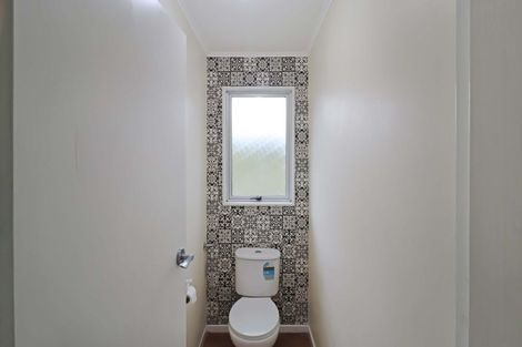 Photo of property in 11a Colchester Crescent, Newlands, Wellington, 6037