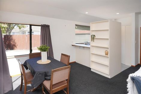 Photo of property in 2/52 Northcote Road, Northcote, Christchurch, 8052