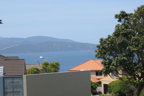 Photo of property in 49 Dress Circle, Newlands, Wellington, 6037