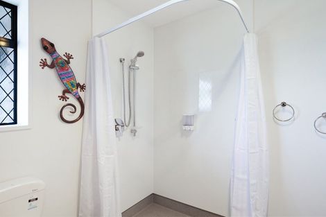 Photo of property in 1/3 Winters Road, Redwood, Christchurch, 8051