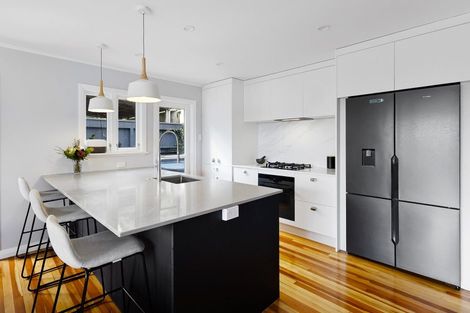 Photo of property in 9 Rona Street, Eastbourne, Lower Hutt, 5013