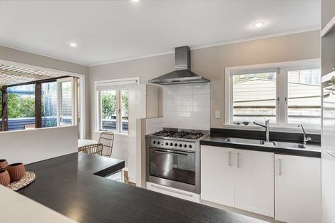 Photo of property in 1/7 Arahia Street, Northcote, Auckland, 0627