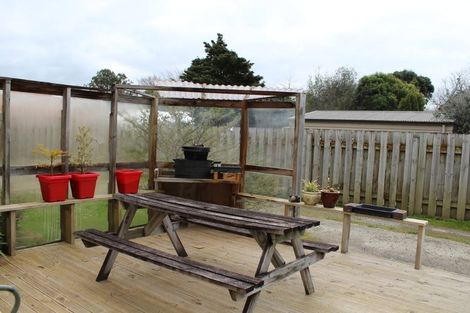 Photo of property in 553 Featherston Street, Roslyn, Palmerston North, 4414