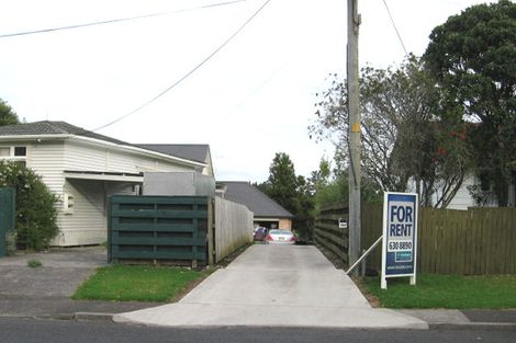 Photo of property in 305 Royal Road, Massey, Auckland, 0614