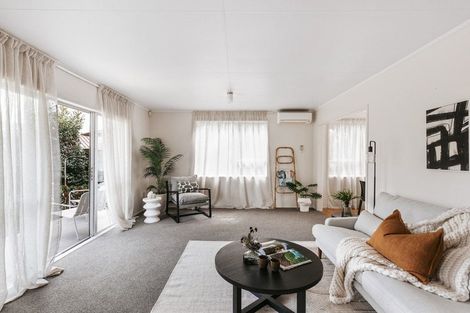 Photo of property in 22 Arawata Avenue, Welcome Bay, Tauranga, 3112