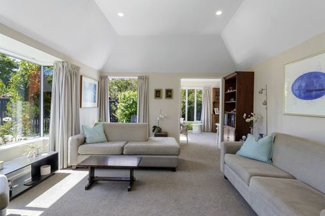 Photo of property in 1 Kelson Lane, Ilam, Christchurch, 8041