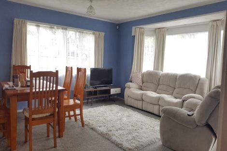Photo of property in 2/5 Tirimoana Road, Te Atatu South, Auckland, 0602