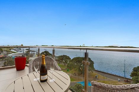 Photo of property in White Isle Apartments, 13/23 Quay Street, Whakatane, 3120