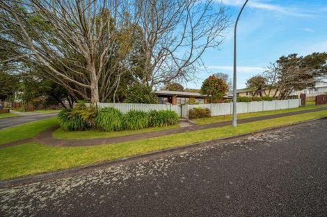 Photo of property in 32 Kauri Street, Merrilands, New Plymouth, 4312
