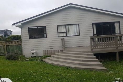 Photo of property in 79 Victory Crescent, Tawa, Wellington, 5028