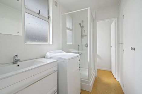 Photo of property in 6/127 Queens Drive, Lyall Bay, Wellington, 6022