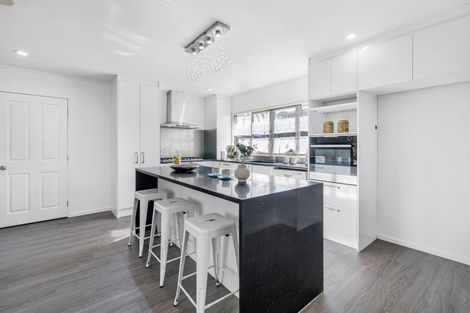 Photo of property in 2 Lockington Avenue, Henderson, Auckland, 0612