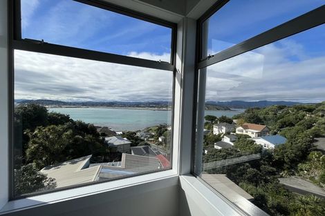 Photo of property in 24 Hungerford Road, Lyall Bay, Wellington, 6022
