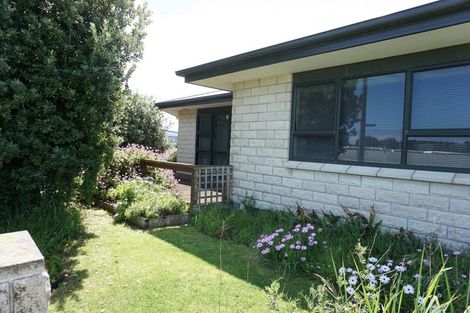 Photo of property in 86 Thomas Place, Foxton Beach, Foxton, 4815