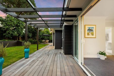 Photo of property in 37 Eastcliffe Road, Castor Bay, Auckland, 0620