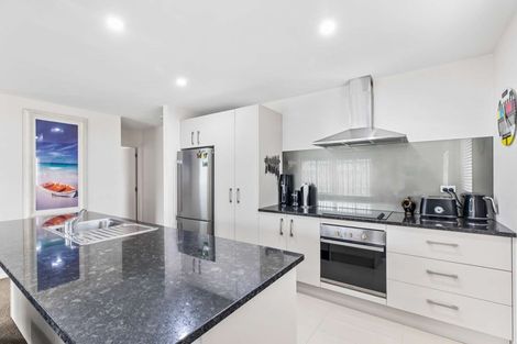 Photo of property in 33 Arion Road, Takanini, 2112