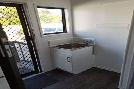 Photo of property in 15 Barbados Drive, Unsworth Heights, Auckland, 0632