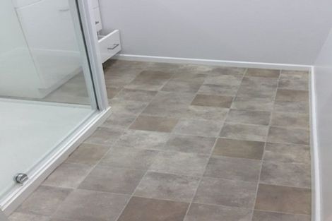 Photo of property in 28-30 Lake Pupuke Drive, Takapuna, Auckland, 0622