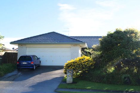 Photo of property in 126 Golfland Drive, Golflands, Auckland, 2013