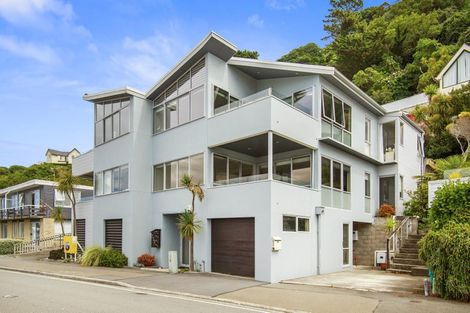 Photo of property in 2/275 Karaka Bay Road, Karaka Bays, Wellington, 6022