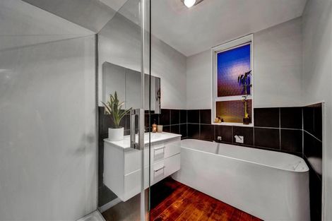 Photo of property in 24 Disraeli Street, Hawera, 4610