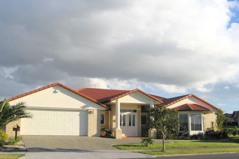 Photo of property in 26 Redcastle Drive, East Tamaki, Auckland, 2013