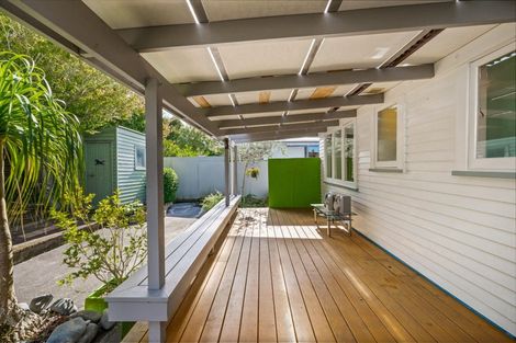 Photo of property in 25 Lowtherhurst Road, Massey, Auckland, 0614