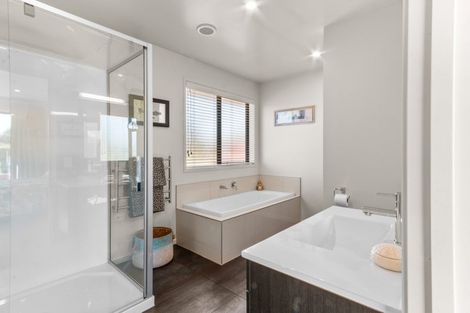 Photo of property in 1 Jack Young Place, Albert Town, Wanaka, 9305