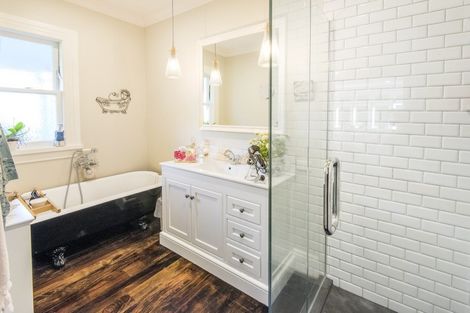 Photo of property in 58a Church Street, Devonport, Auckland, 0624