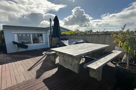 Photo of property in 37b Albatross Road, Red Beach, 0932