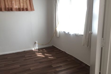 Photo of property in 32 Barbary Avenue, Kelston, Auckland, 0602