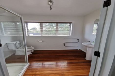 Photo of property in 111 Memorial Avenue, Burnside, Christchurch, 8053