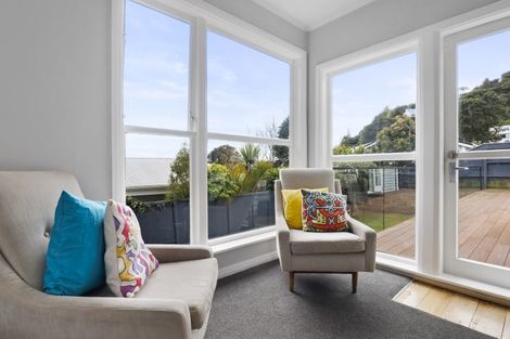 Photo of property in 9 Rona Street, Eastbourne, Lower Hutt, 5013