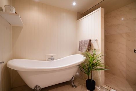 Photo of property in 94 Hargest Crescent, Saint Clair, Dunedin, 9012