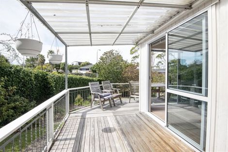 Photo of property in 41 Beechdale Crescent, Pakuranga Heights, Auckland, 2010