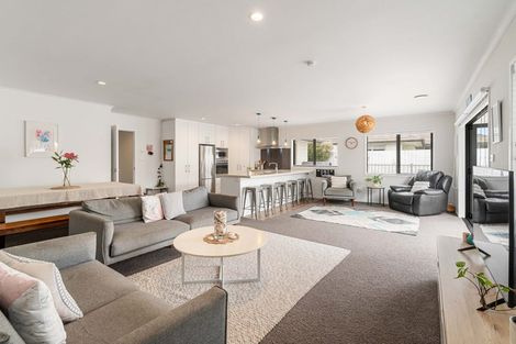 Photo of property in 24 Raiha Street, Papamoa Beach, Papamoa, 3118