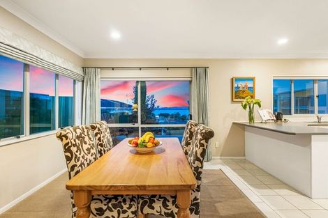 Photo of property in 30 Churchill Road, Cockle Bay, Auckland, 2014