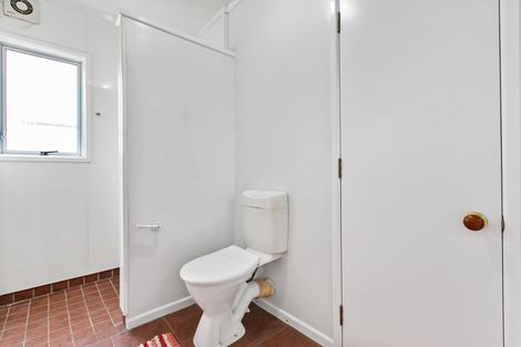 Photo of property in 16 Bass Road, Mount Wellington, Auckland, 1060