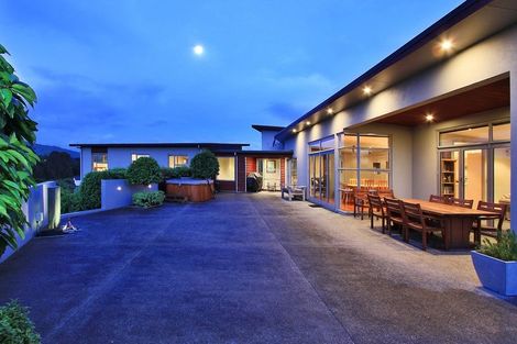 Photo of property in 2 Scoresby Grove, Whitby, Porirua, 5024