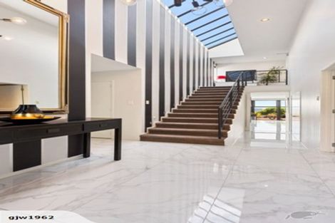 Photo of property in 9 Inverness Lane, Redcliffs, Christchurch, 8081