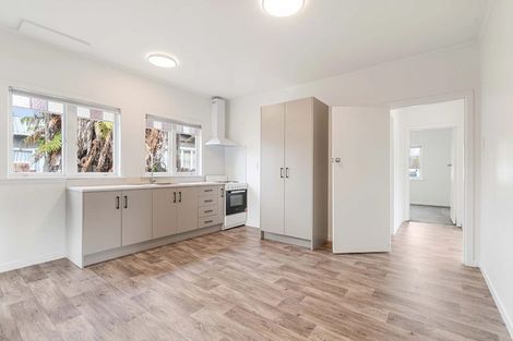 Photo of property in 13 Lee Road, Hannahs Bay, Rotorua, 3010