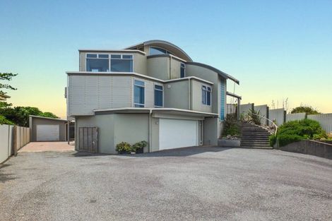 Photo of property in 9 Trafalgar Street, Foxton Beach, Foxton, 4815