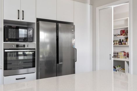 Photo of property in 31 Kayelene Place, Omokoroa, 3114