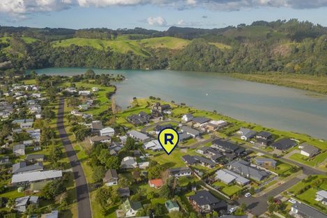 Photo of property in 13 Admiral Drive, Cooks Beach, Whitianga, 3591