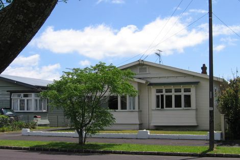Photo of property in 25 Riro Street, Point Chevalier, Auckland, 1022