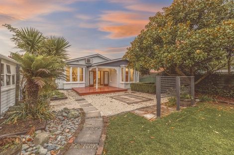 Photo of property in 41 Stapletons Road, Richmond, Christchurch, 8013