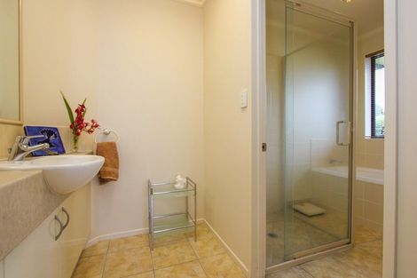 Photo of property in 26 Brittany Drive, Henderson, Auckland, 0612