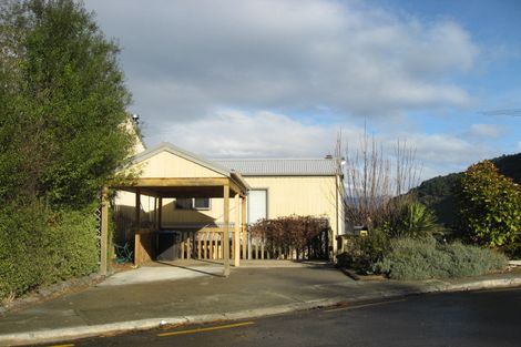 Photo of property in 34a Mackinnon Terrace, Sunshine Bay, Queenstown, 9300