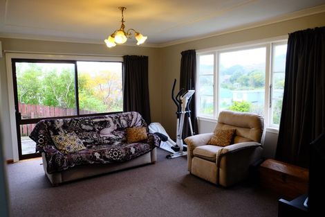 Photo of property in 9 Bell Street, Tawa, Wellington, 5028