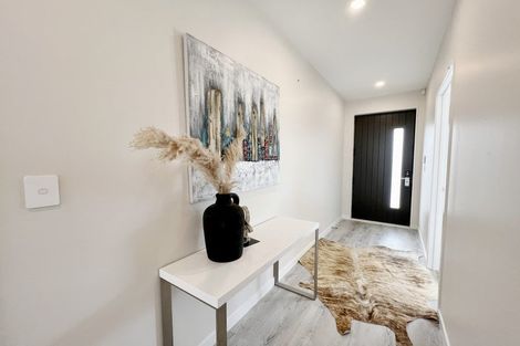 Photo of property in 4 Pohewa Road, Silverdale, 0932